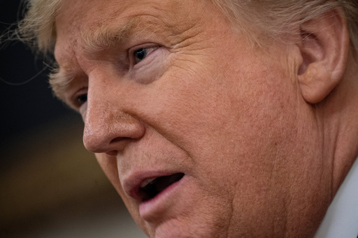 米下院が弾劾決議案採決へ、トランプ氏「魔女裁判の被告より権利少ない」