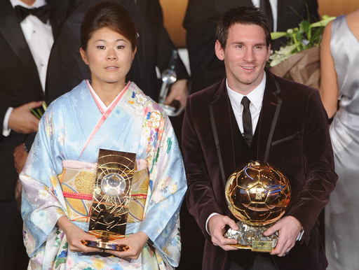 メッシが3年連続でバロンドールを受賞、女子は澤穂希 写真25枚 国際