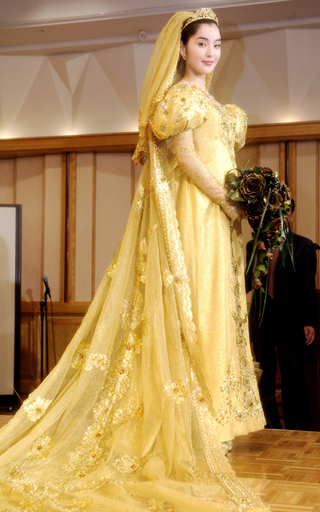 桂由美 ウエディングティアラ 桂由美デザイン、18金製ティアラ&ウェディングドレス発表 写真8