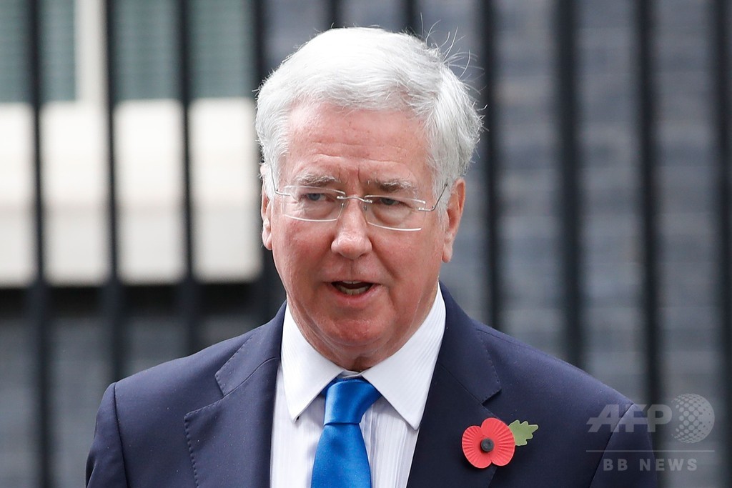 ファロン英国防相、セクハラ疑惑で辞任 ファロン英国防相、セクハラ疑惑で辞任