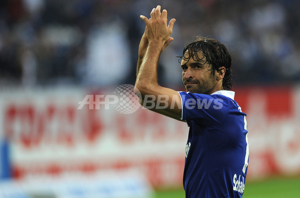 永久欠番モデル】ラウル・ゴンザレス ＃7 シャルケ04 10／12（H）