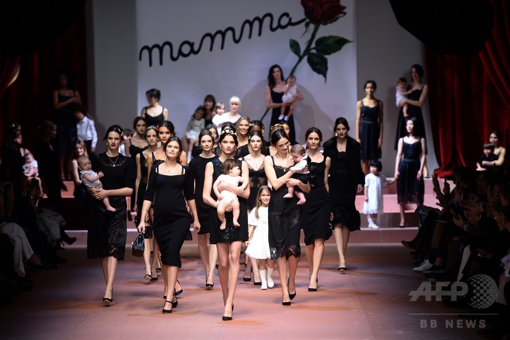 「ママ万歳！」お母さんたちに敬意を表して、「ドルチェ＆ガッバーナ」15/16秋冬 