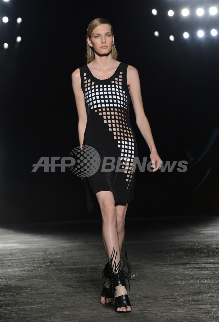 ＜13年春夏NYコレクション＞ディーゼル ブラック ゴールド