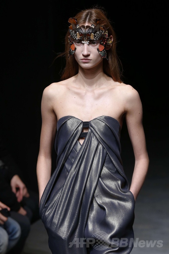 ＜14年春夏パリ・オートクチュール＞イーキン・イン