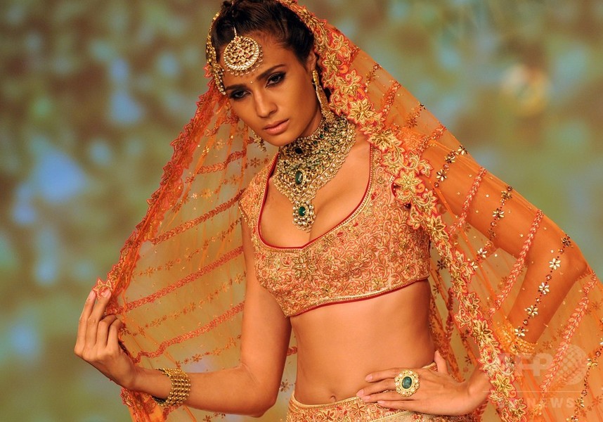豪華なクチュールが勢ぞろい、インド・ブライダル・ファッション・ウィーク