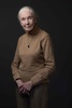 仏パリで、写真撮影に応じる世界的に著名な霊長類学者ジェーン・グドール氏（2024年10月18日撮影）。(c)JOEL SAGET / AFP