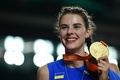 第19回世界陸上ブダペスト大会、女子走り高跳び決勝。金メダル獲得を喜ぶウクライナのヤロスラワ・マフチク（2023年8月27日撮影）。(c)Ben Stansall / AFP