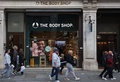 英ロンドン中心部のザ・ボディショップの店舗（2024年2月12日撮影）。(c)Daniel LEAL / AFP