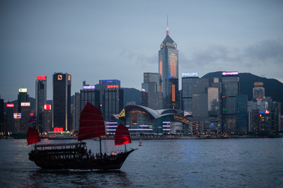 香港市民は本土の中国人に「否定的感情」 調査結果