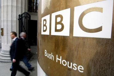 BBC、移民犯罪組織を潜入取材 偽造書類など入手