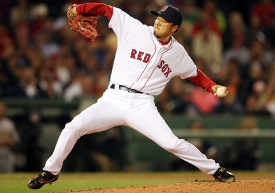 岡島 打者1人を無安打に抑える、レッドソックス勝利