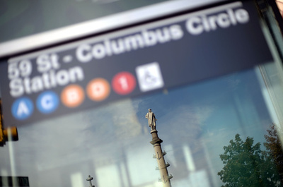 NY地下鉄に赤ちゃん置き去り、ホームレスの母親を訴追