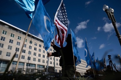 バイデン大統領、中国抗議デモを注視 ホワイトハウス