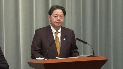 動画:反捕鯨ワトソン容疑者釈放「遺憾」 林官房長官