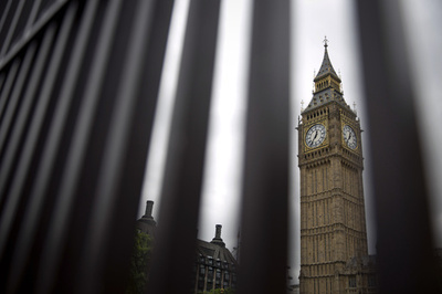 英、当局の監視権限を強化 ウェブ閲覧記録など捜査利用が可能に