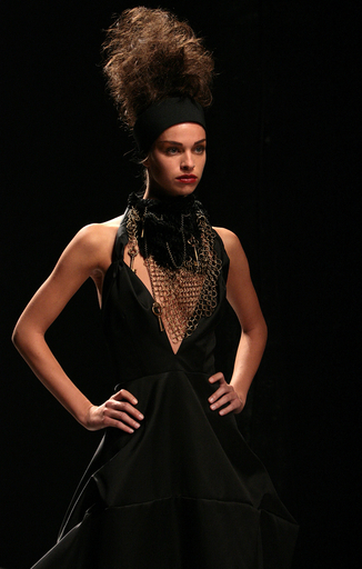 ＜07/08年秋冬ポルトガル・ファッション・ウィーク＞アナ・サラザール、新作を発表 - ポルトガル