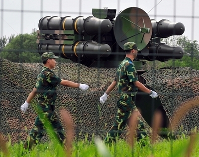 兵士3万人超に戦闘機と軍艦、テロ厳戒態勢の北京五輪