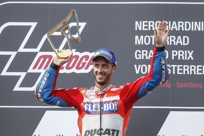 ドビツィオーゾがオーストリアGP優勝、マルケスとの一騎打ち制す