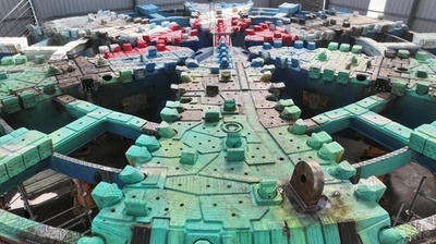 世界最大直径の高速鉄道トンネル工事用シールド機「領航号」 組み立てに成功