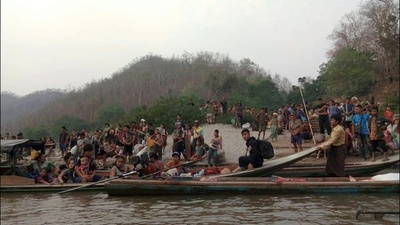 動画:ミャンマー軍の空爆逃れ3000人が越境 タイ当局が強制退去か