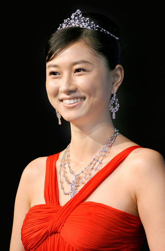 都内で「ボツワナ・ダイヤモンド・ナイト」開催、菊川怜が登場