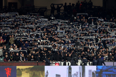 豪ダービーで「衝撃的」光景 ファン乱入でGK襲う