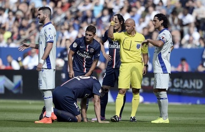 今季初勝利のPSGに災難、イブラが負傷しモッタが頭突きで骨折