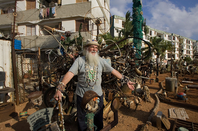 廃棄物からアートを作り出した元外交官 - キューバ