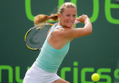 アザレンカ チャクベターゼを下し4回戦へ、ソニー・エリクソン・オープン