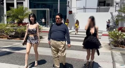 「セレブ」韓流大手事務所トップ、米LAで女性BJと一緒のショット…「特別な関係ではない」