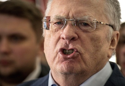 ロシアの極右政治家ジリノフスキー氏が死去 75歳