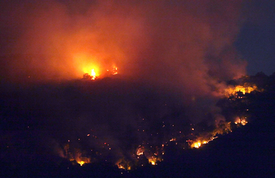 ギリシャの隣のアルバニアでも山林火災の猛威