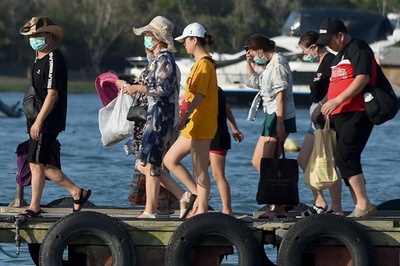 バリ島で中国人5000人立ち往生、中国政府が帰国便手配も乗る人なし？