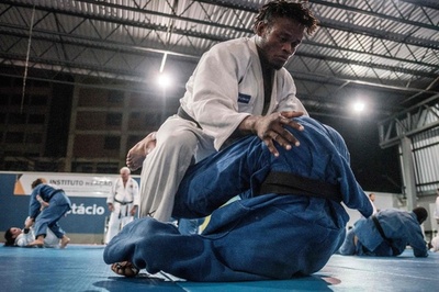 コンゴ人柔道家、「難民チーム」でリオ五輪目指す