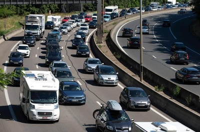 自動運転車へのサイバー攻撃警戒、業界関係者ら