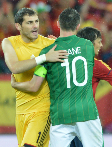 スペインがトーレスの活躍で快勝、アイルランドは敗退決定