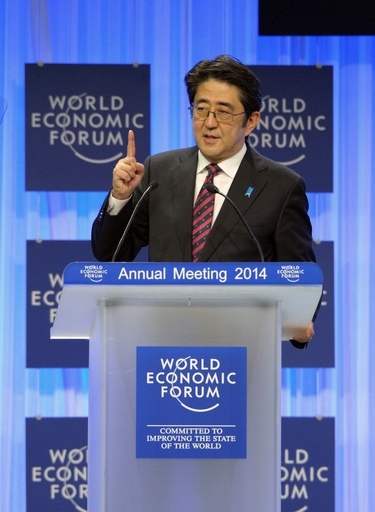 安倍首相、「アジアでの軍拡」に警告 中国をけん制