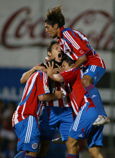 パラグアイ ウルグアイを降しW杯予選初白星を挙げる