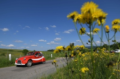 シトロエン「2CV」が大集合 フランス