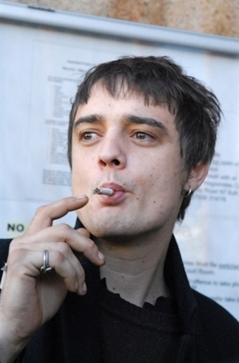 ケイト・モス、恋人のピート・ドハーティに最後通告 - 英国