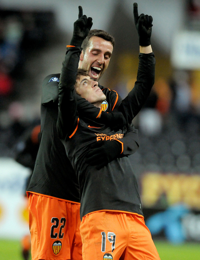 バレンシア アウェーでローゼンボリに完勝