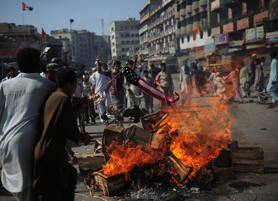 パキスタンでデモが暴徒化、反イスラム映画抗議で17人死亡