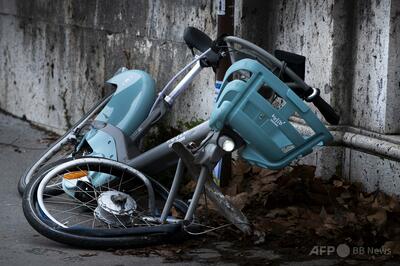 仏パリの公共シェアサイクルに危機、不正利用で毎週600台超行方不明