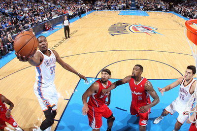 サンダー、クリッパーズとの西地区上位対決制す