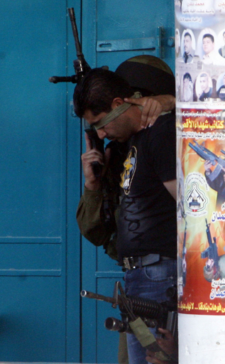 ハマス閣僚ら33人拘束を受け、パレスチナ議長が停戦呼びかけ