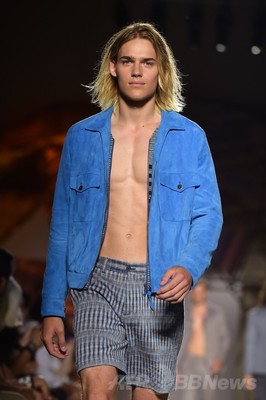 アフリカンテイストを盛り込んだ ミッソーニ 15年春夏メンズ 写真39枚 ファッション ニュースならmode Press Powered By Afpbb News