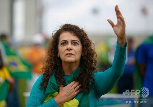 右翼はクロロキンを飲む ブラジル大統領 写真5枚 ファッション ニュースならmode Press Powered By Afpbb News