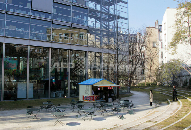 北野武が仏芸術文化勲章を受章、カルティエ現代美術財団で展覧会