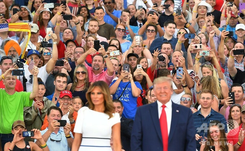 トランプ氏、独立記念日に異例の演説 「米国に不可能はない」