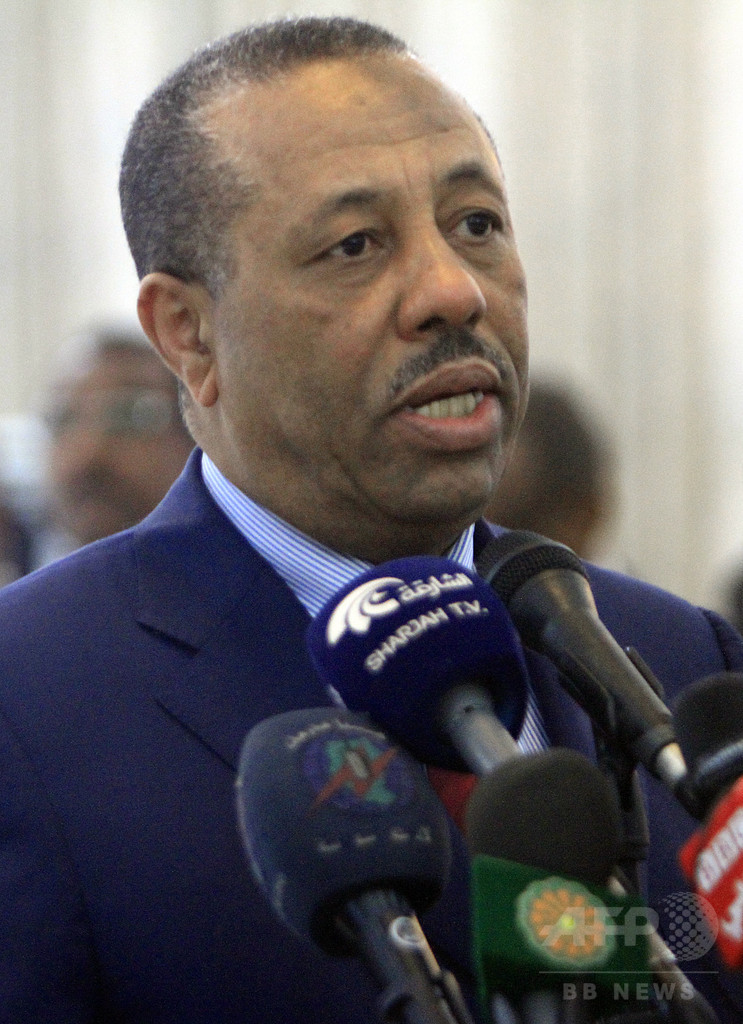 リビア首相、生放送中に辞意表明